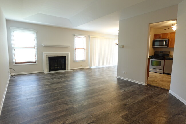 Building Photo - 231 University Ln