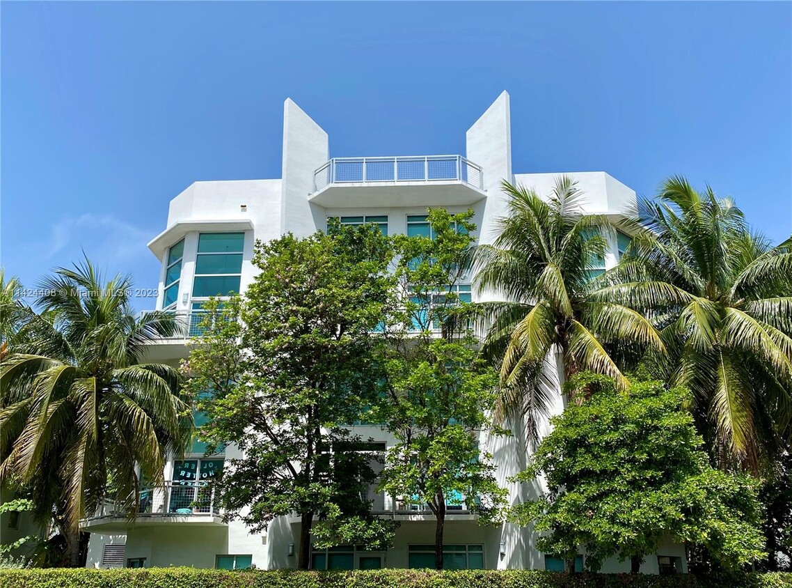 Foto principal - 7728 Collins Ave