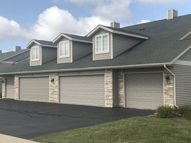 Building Photo - 955 Penny Ln