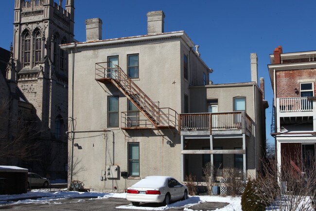 Building Photo - Evers House