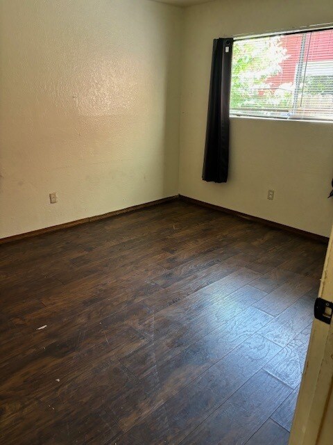 Foto del edificio - 6308-6312 Porterfield Ct