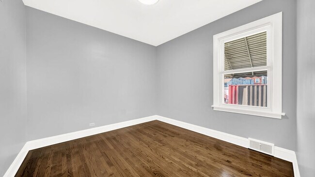 Foto del edificio - 3143 W 53rd Pl