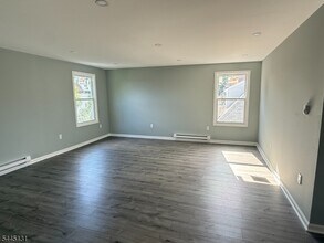 Building Photo - 454 Park Ave