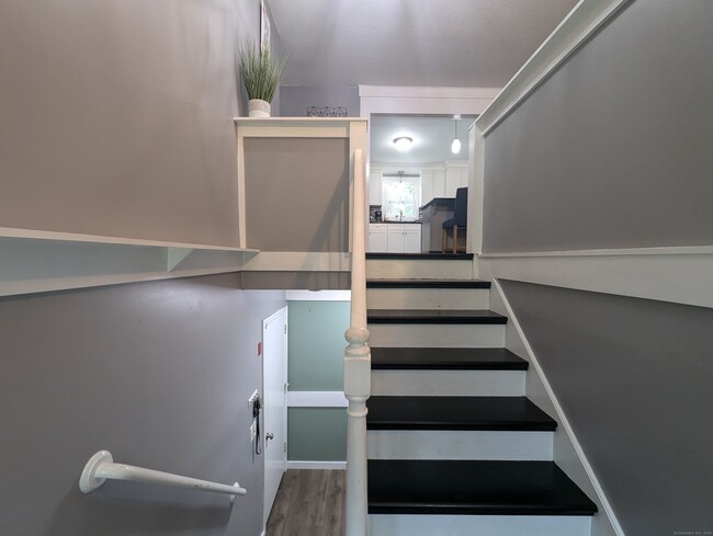Building Photo - 38 Inchcliffe Dr