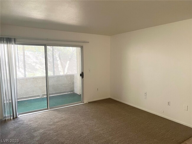 Foto del edificio - 5710 E Tropicana Ave