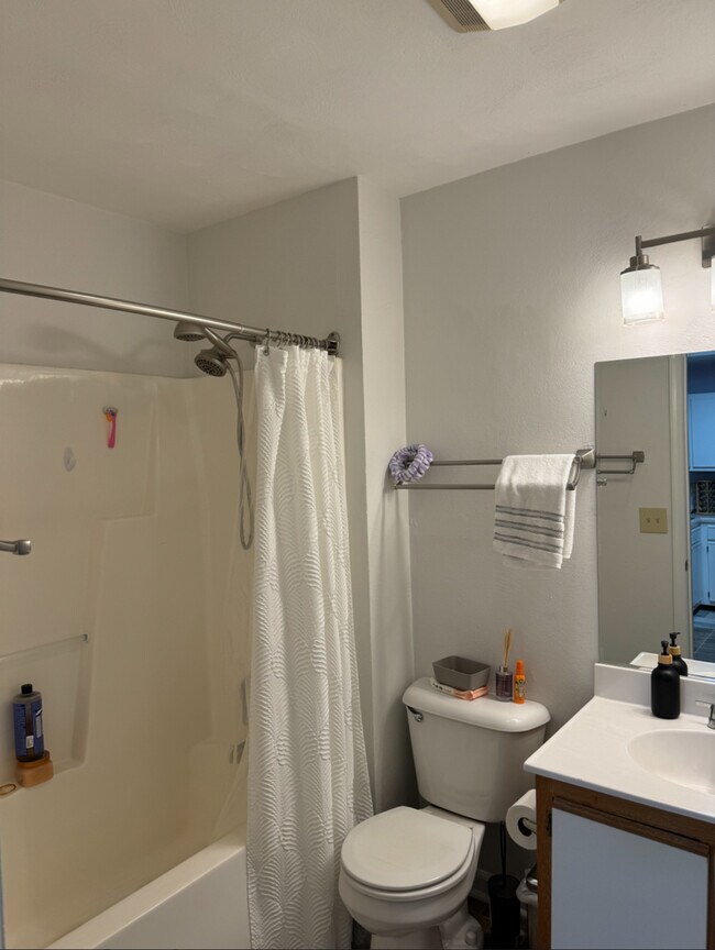 Foto del edificio - 1552 Devon Ln