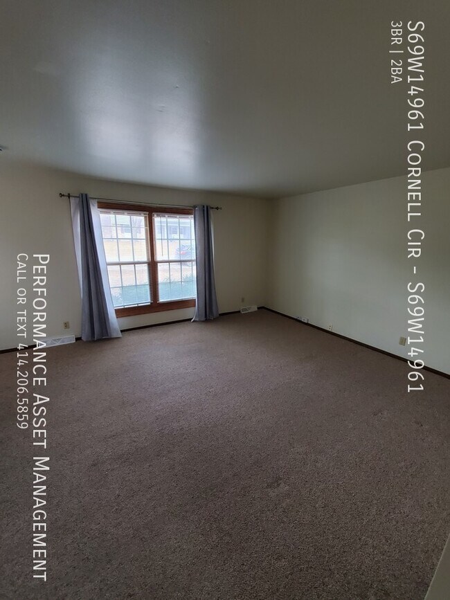 Foto del edificio - S69W14961 Cornell Cir