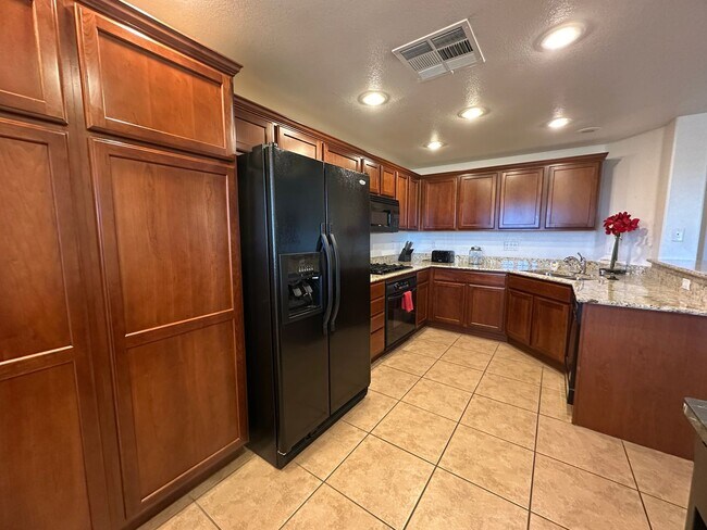 Foto del edificio - Fully Furnished Condo in Gated Summerlin Community – Resort-Style Living!