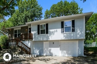 Building Photo - 806 SE 19th St