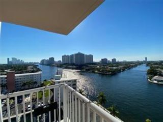 Building Photo - 3161 S Ocean Dr