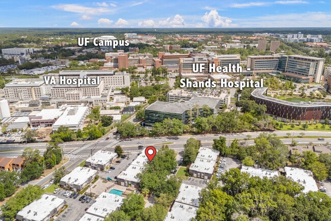 Building Photo - 1700 SW 16th Ct