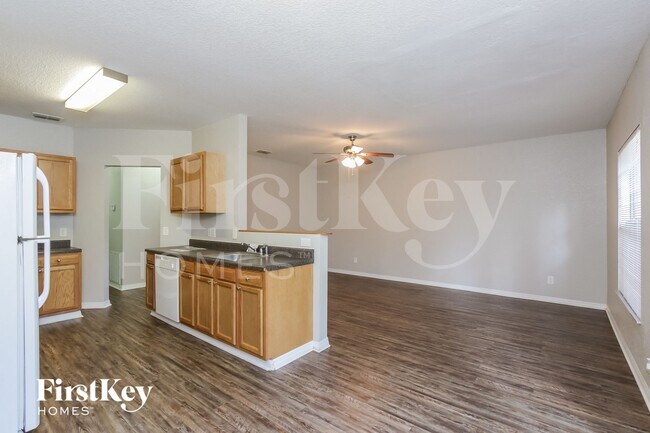 Building Photo - 3422 Renault Cir