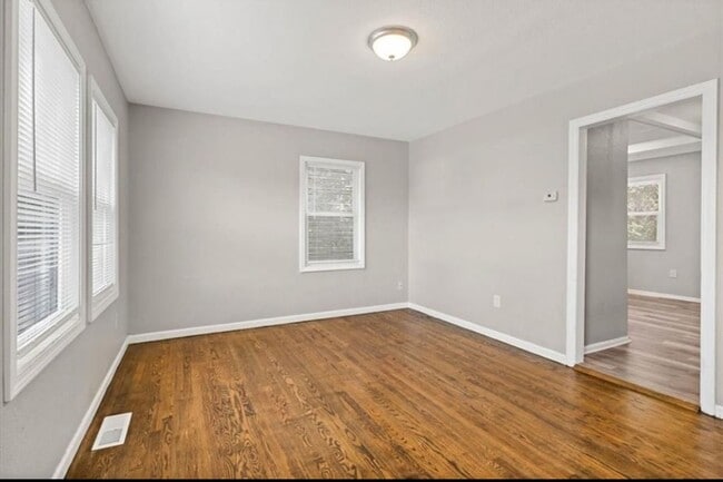 Foto del edificio - 2 bed one bath very nice house