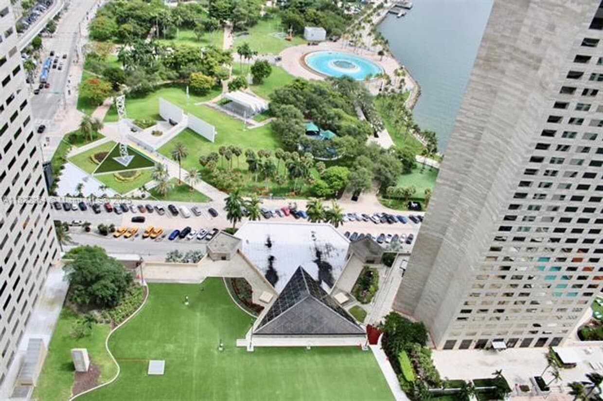 Photo - 325 S Biscayne Blvd unit 3922 (A11832864)