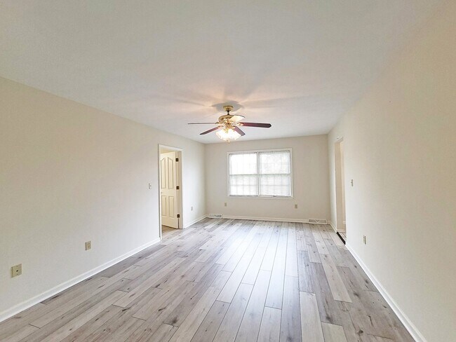 Foto del edificio - 330 Jones Ln