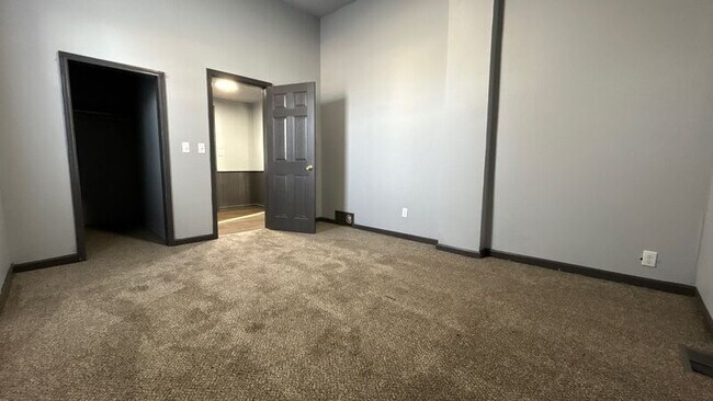 Building Photo - 4311 N 58th St