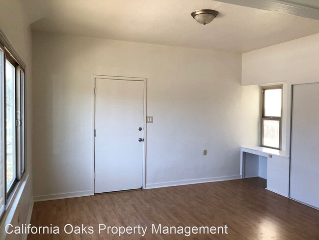 Building Photo - 2039 Pierpont Blvd