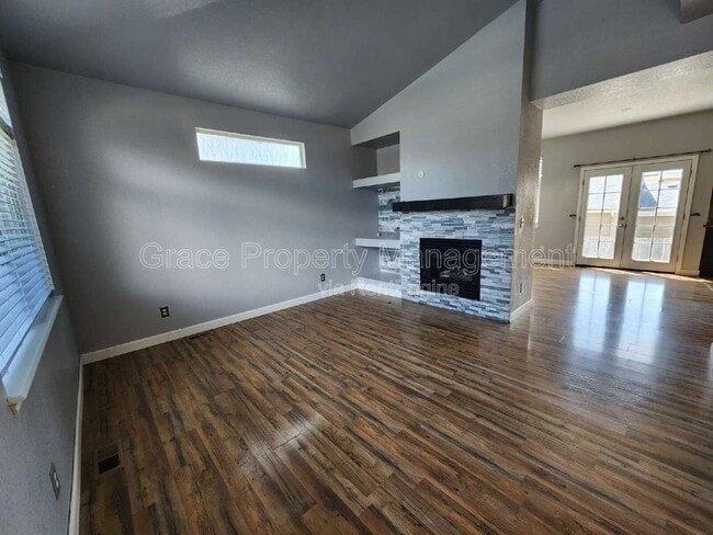 Building Photo - 10154 Wyandott Cir N