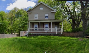 Building Photo - 742 Hanover Rd