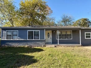 Building Photo - 2306 Staunton Dr