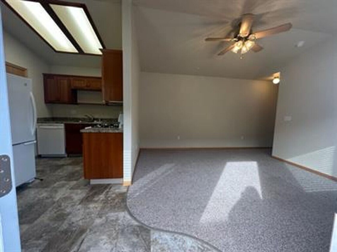 Primary Photo - 1810 Maplewood Drive