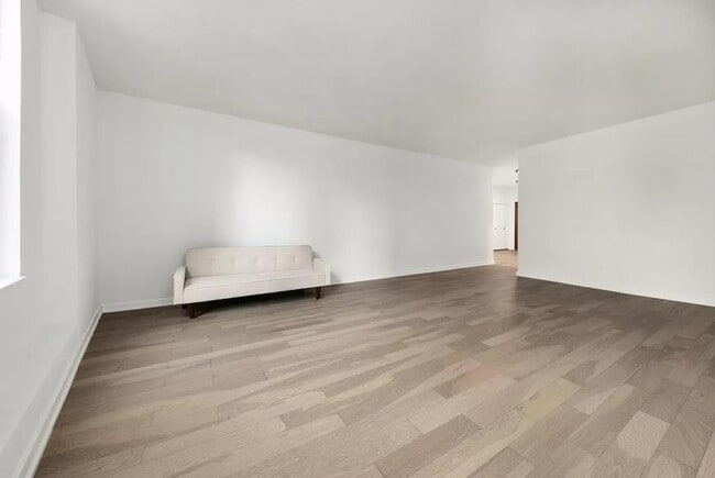 Building Photo - 3 bedroom in New York NY 10004