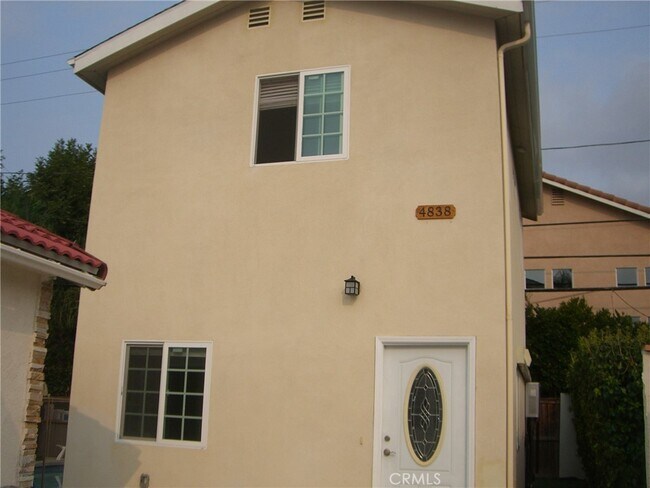 Foto del edificio - 4836 Topanga Canyon Blvd