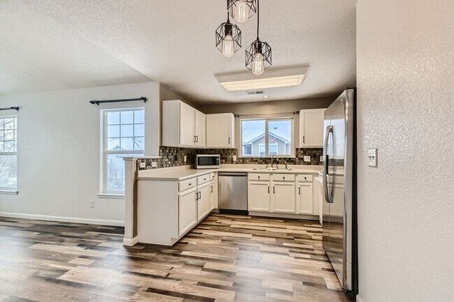 Building Photo - 3746 Ponderosa Ct