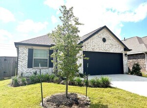 Building Photo - 3011 Azalea Pt