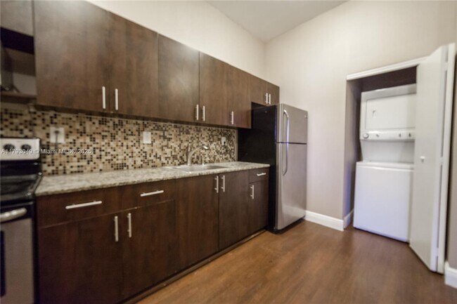 Foto del edificio - 1469 SW 5th St