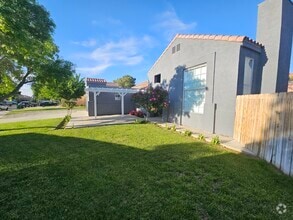 Building Photo - 37212 Little Sycamore St