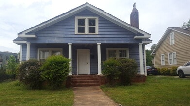 Building Photo - 900 Walnut Ave