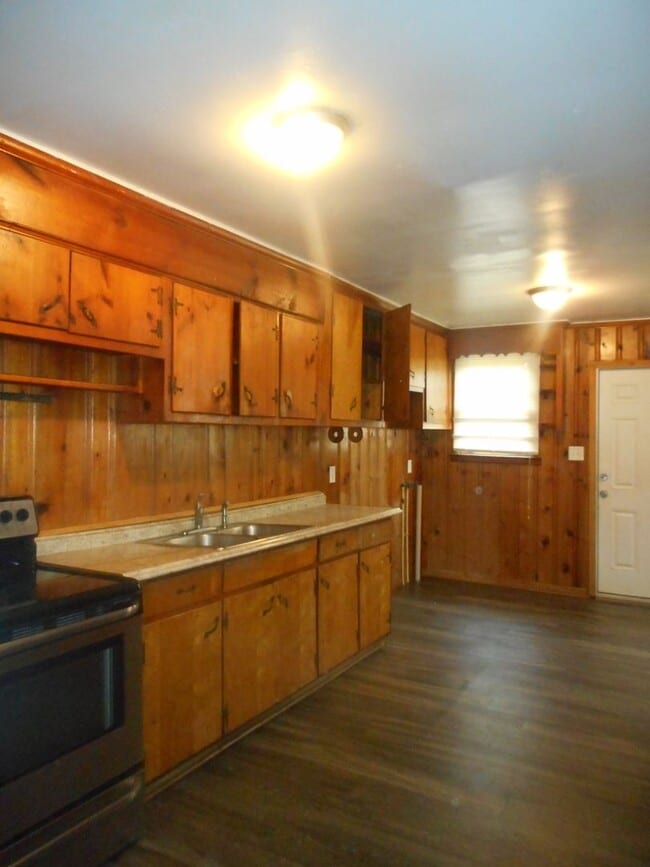 Building Photo - 3 Bedroom 1 Bath Downtown Augusta