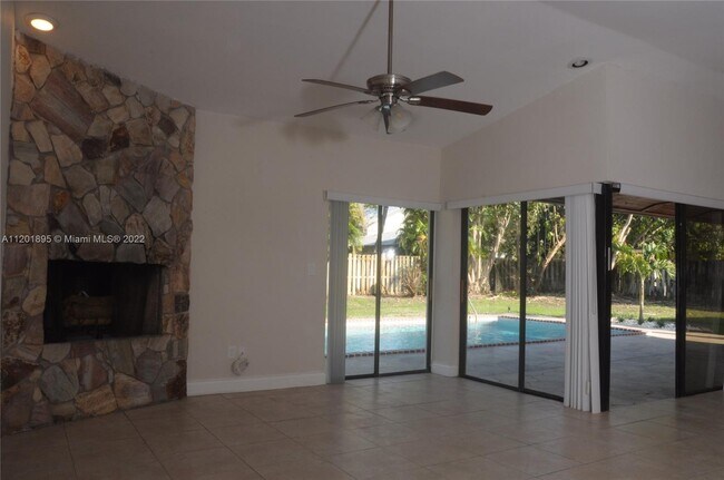 Foto del edificio - 18623 SW 83rd Plz