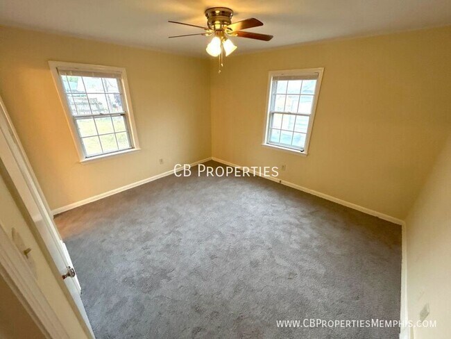 Building Photo - 3058 Robbiedon St