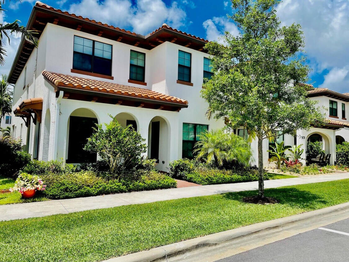 Foto principal - 13255 Alton Rd