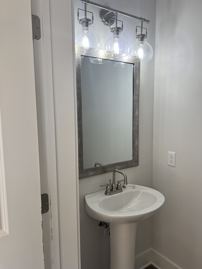 Foto del edificio - Anderson Avenue Townhomes