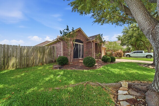 Building Photo - 321 Preston Ln