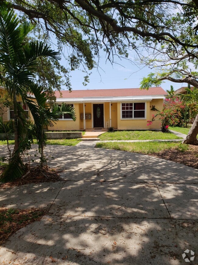 Hollywood South Side Senior Apartments for Rent Hollywood, FL 32