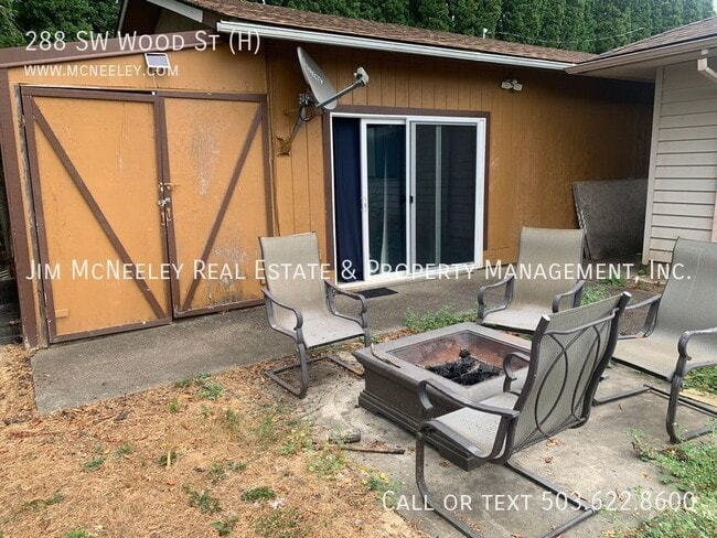 Foto del edificio - 288 SW Wood St