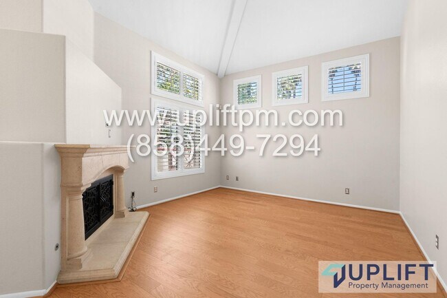 Building Photo - 2-BEDROOM / 2-BATHROOM TOWN HOME W/ 2-CAR ...