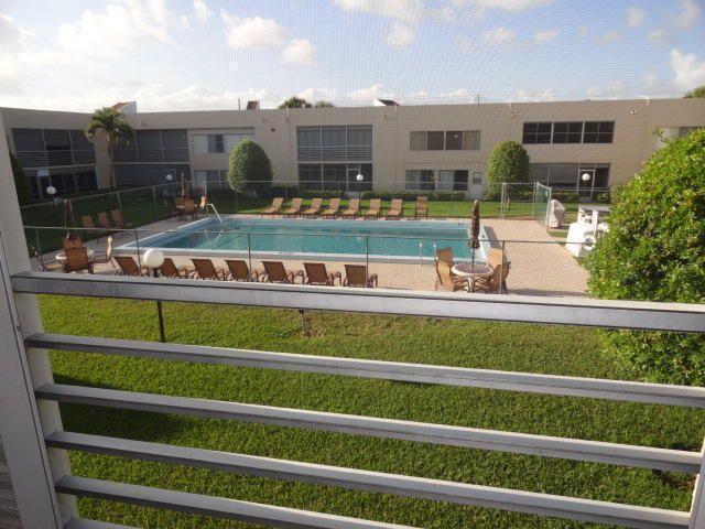 Foto del edificio - 3212 Strawflower Way