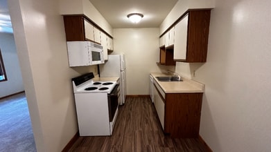 Building Photo - 916 Kings Rd