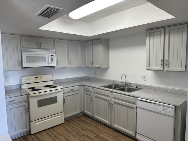 Foto del edificio - 10565 W Arica Rd