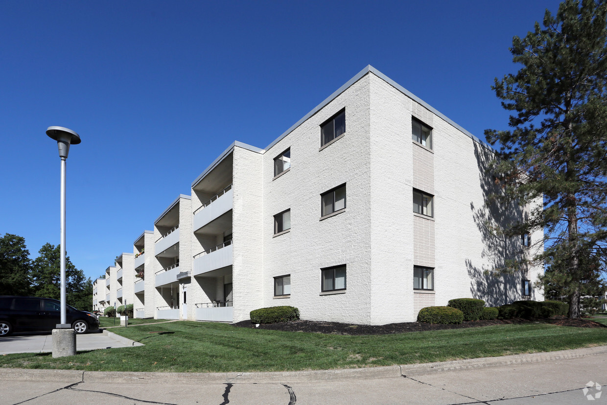 Primary Photo - Stone Pointe Apartments