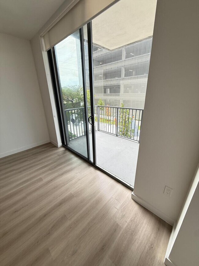 Foto del edificio - 3748 NW 13th St