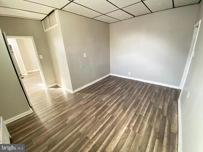 Building Photo - 2930 Frankford Ave