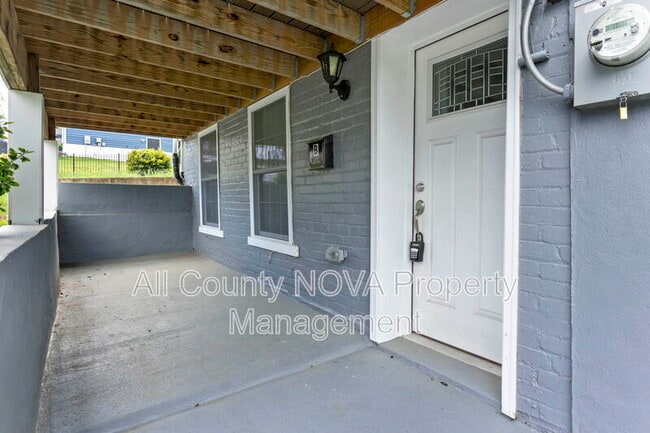 Building Photo - 5415 Brenner St
