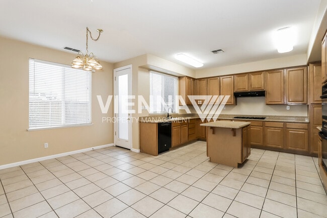 Foto del edificio - Beautiful 4 Bedroom + Study in Desirable Neighborhood