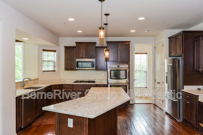 Building Photo - 6804 Osborne Hill Dr